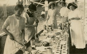 Sealing contest at the Tennessee State Fair, 1912. Virginia P. Moore is on the far right. Virginia P. Moore Collection, Special Collections, University of Tennessee Libraries.