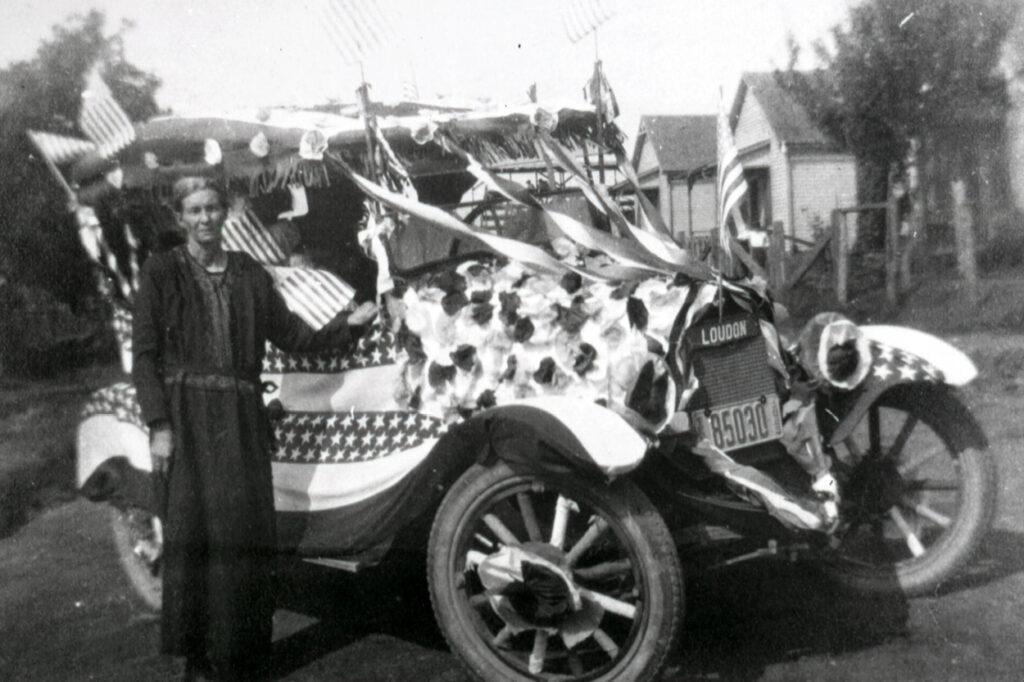 Car decorated for the Fourth of July parade, 1923